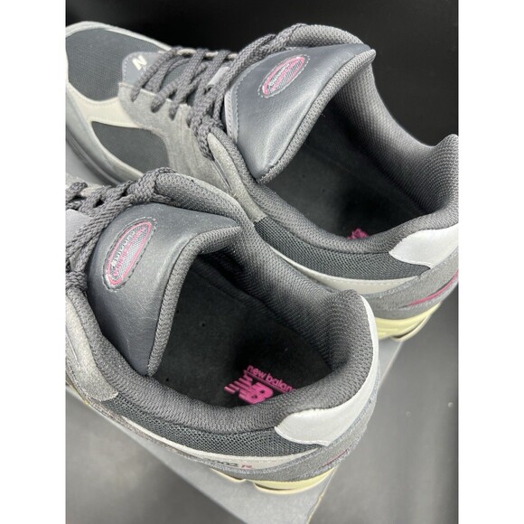 New Balance 2002R \'Magnet Hi-Pink\' Men’s Size 12 (M2002RGV) NEW IN BOX main image 10